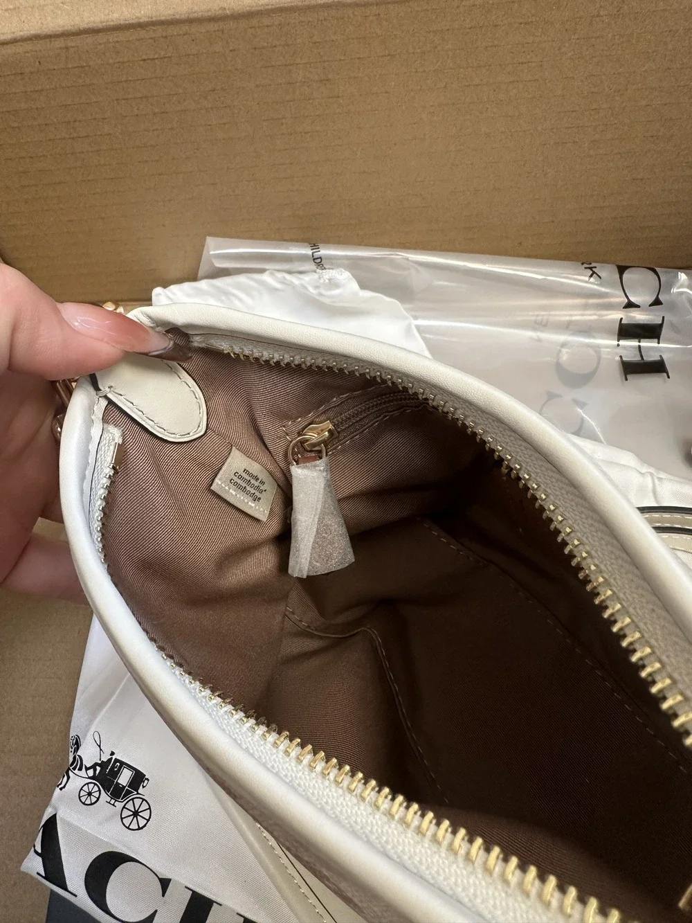 Coach single shoulder crossbody bag